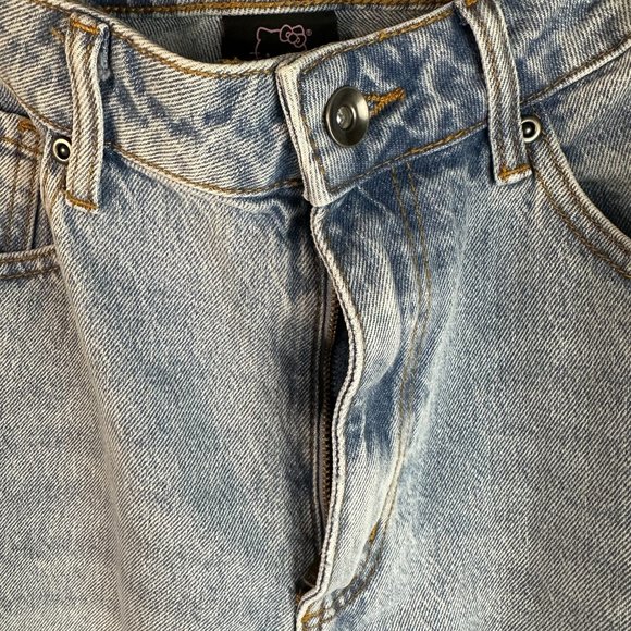 Sanrio Hello Kitty & Dear Daniel Mom Jeans Hot Topic - Junior Sizing - Picture 4 of 5